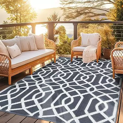 Best Outdoor Rugs for Wood Decks [2024]